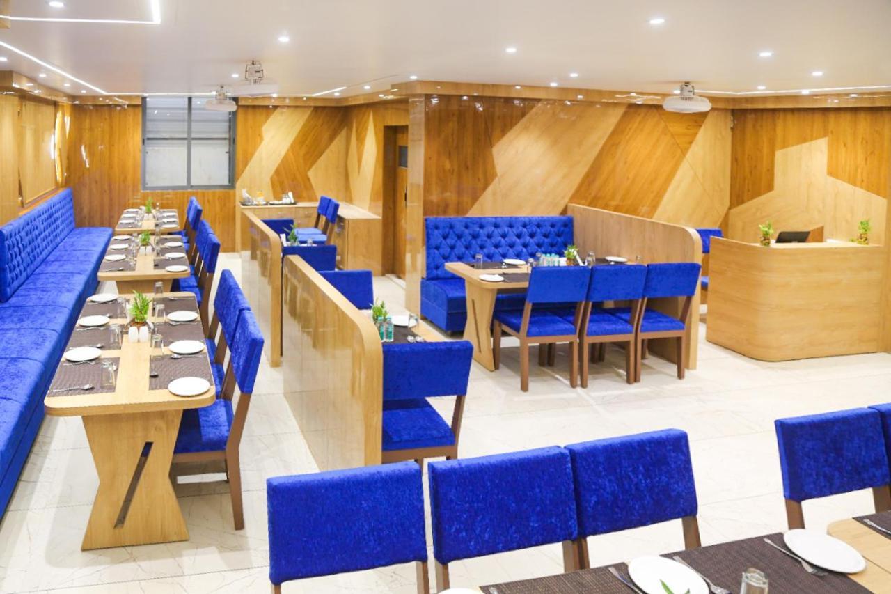 Hotel Nova Pride Rajkot Buitenkant foto